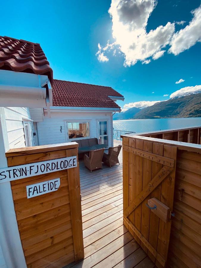 Stryn Fjord Lodge Faleide 130 Bagian luar foto