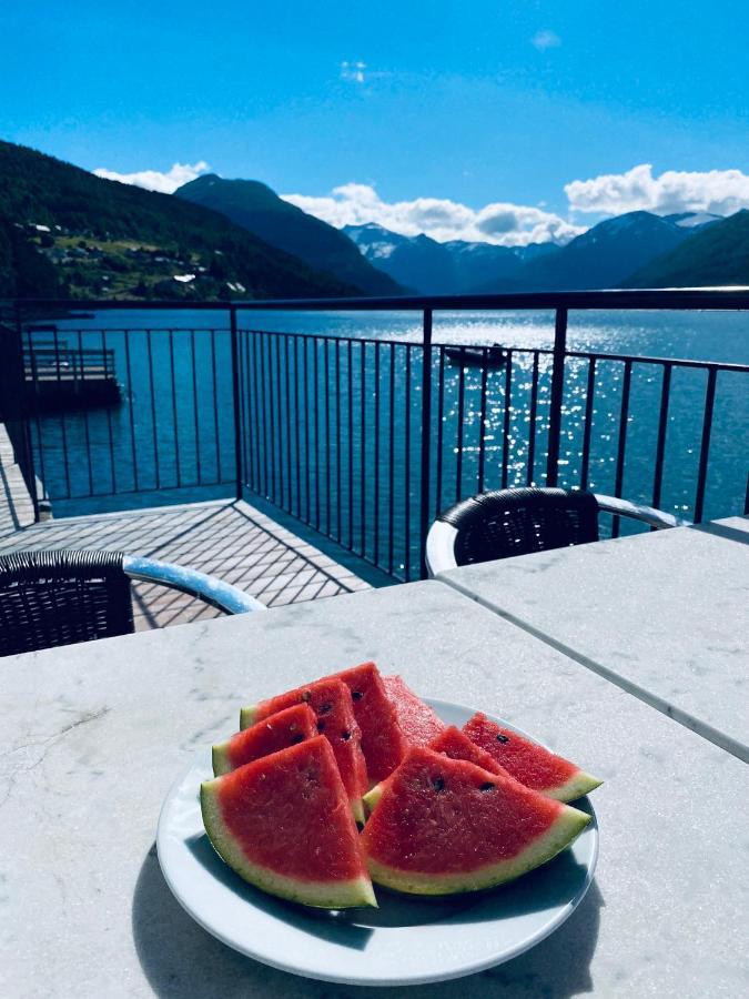 Stryn Fjord Lodge Faleide 130 Bagian luar foto