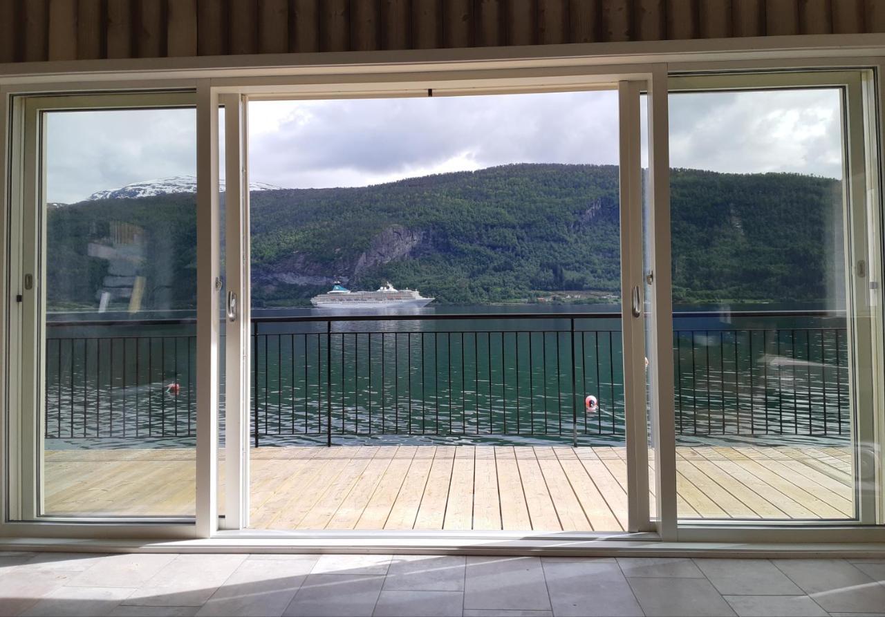 Stryn Fjord Lodge Faleide 130 Bagian luar foto